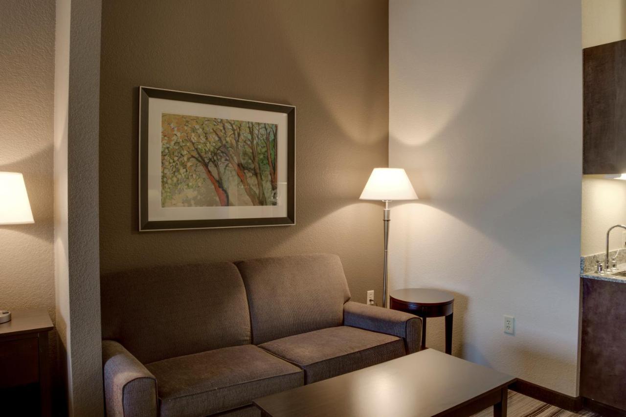 Holiday Inn Express & Suites Nevada By Ihg Rum bild