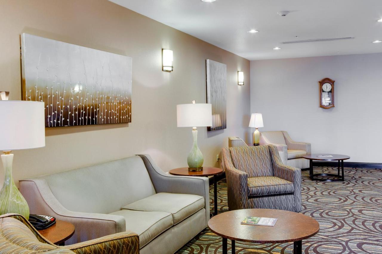 Holiday Inn Express & Suites Nevada By Ihg Exteriör bild
