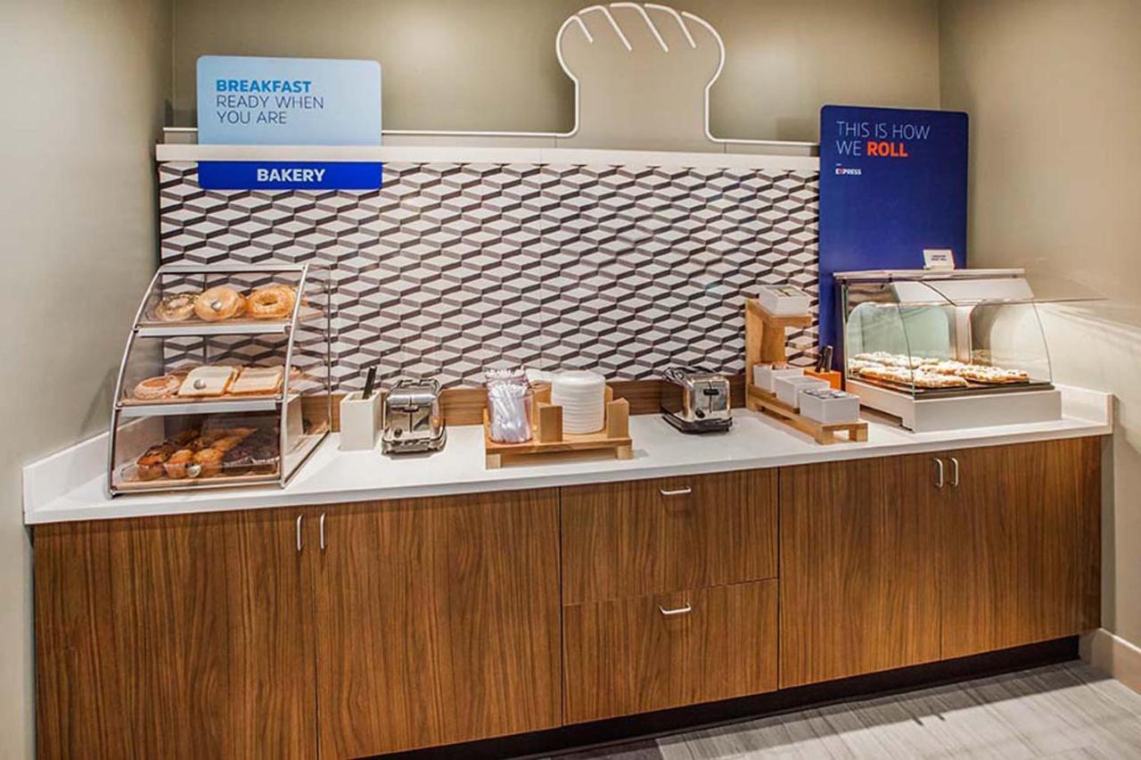 Holiday Inn Express & Suites Nevada By Ihg Exteriör bild