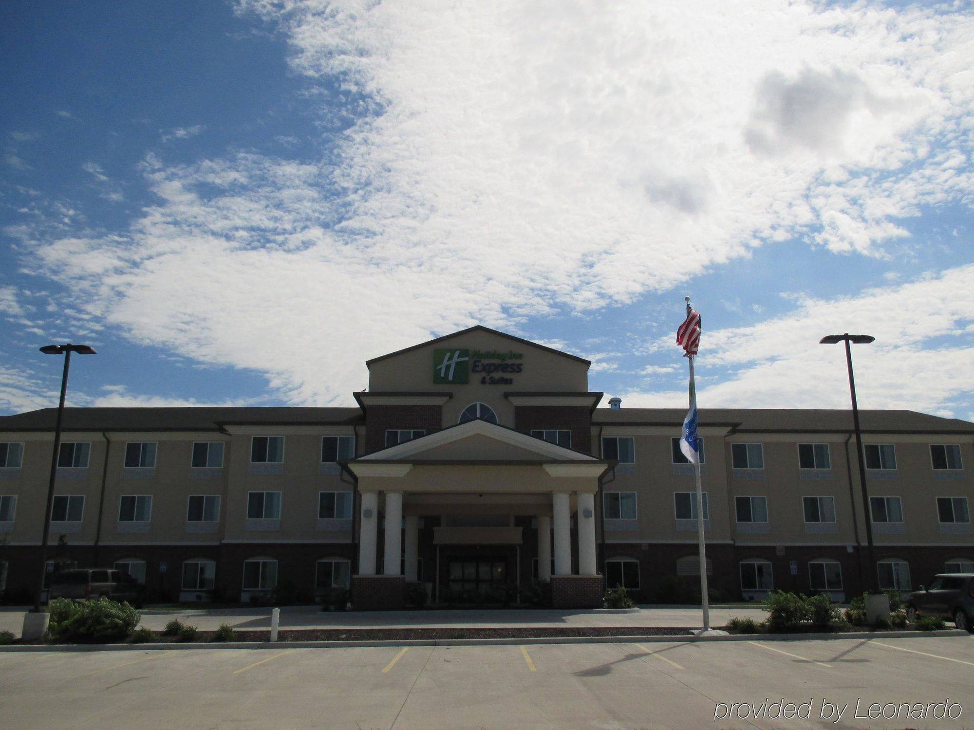 Holiday Inn Express & Suites Nevada By Ihg Exteriör bild