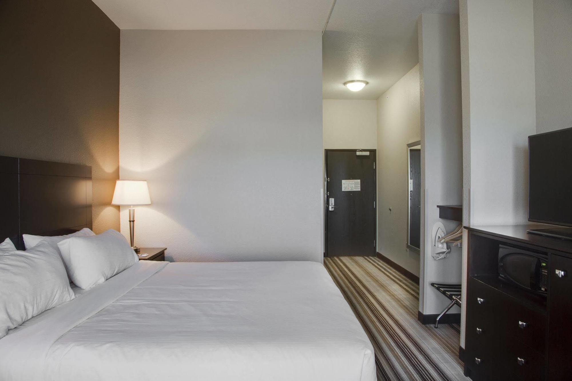 Holiday Inn Express & Suites Nevada By Ihg Exteriör bild