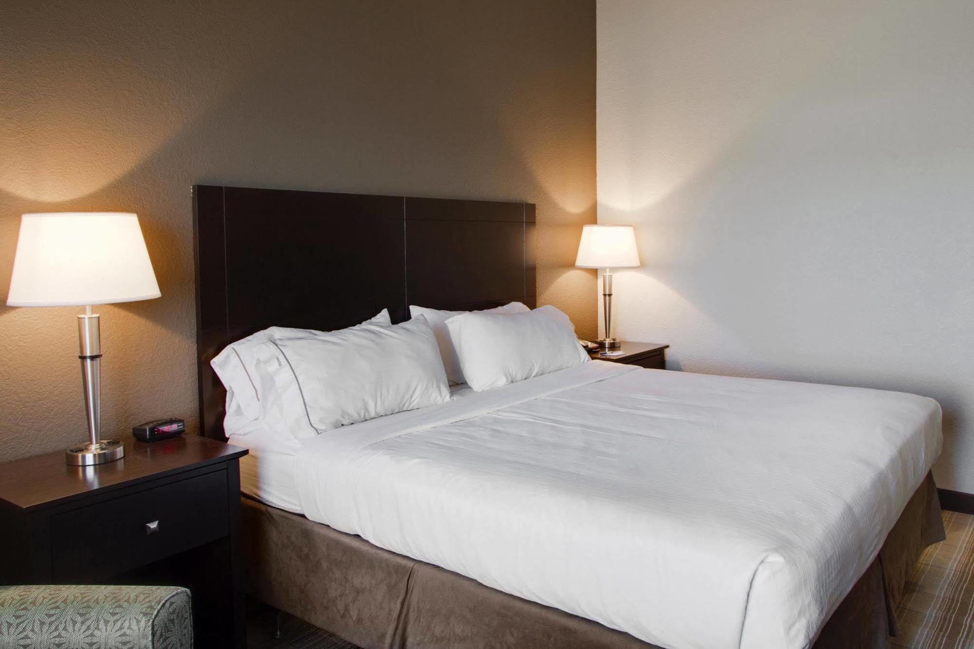 Holiday Inn Express & Suites Nevada By Ihg Exteriör bild